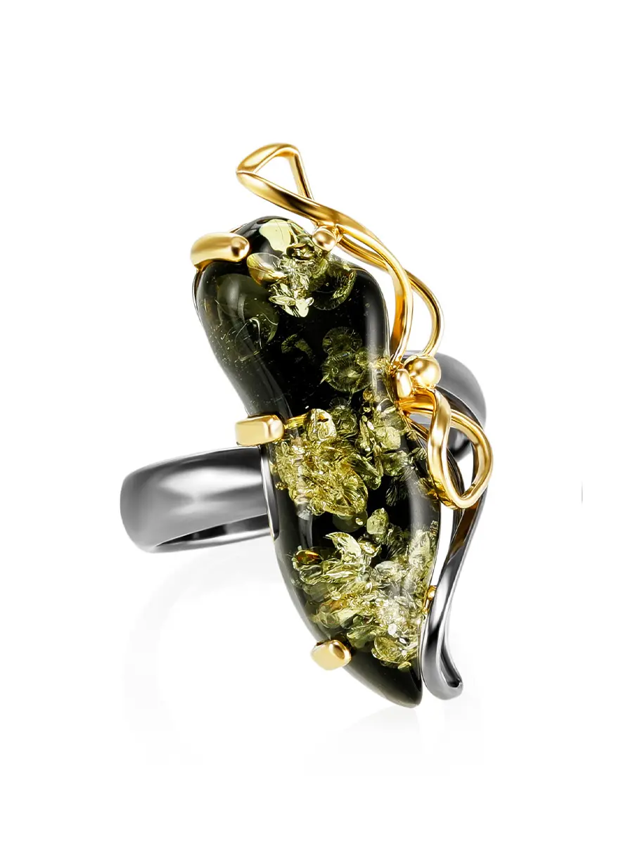 картинка Роскошное кольцо из серебра с позолотой и янтаря тёмно-зелёного цвета «Риальто» в онлайн магазине