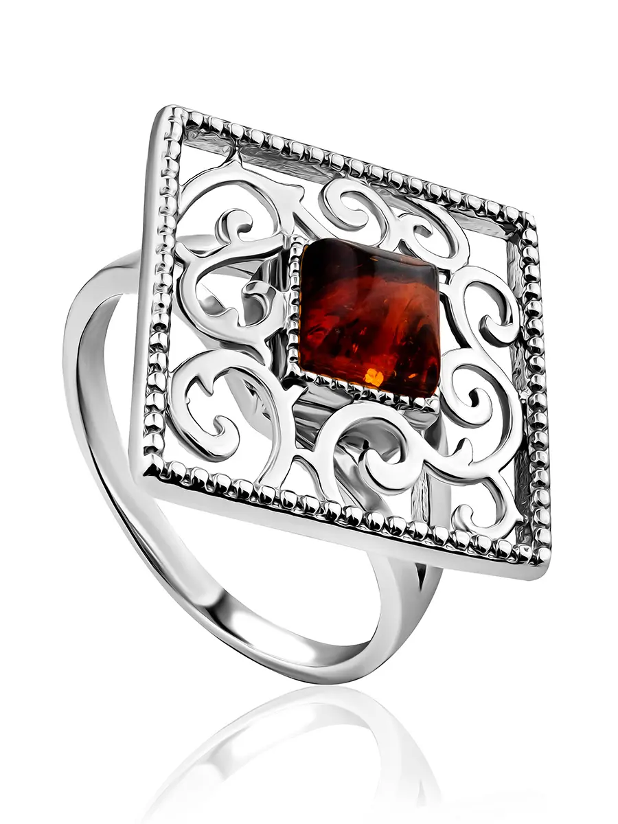 картинка Ажурное кольцо с натуральным балтийским янтарём коньячного цвета «Арабеска» в онлайн магазине