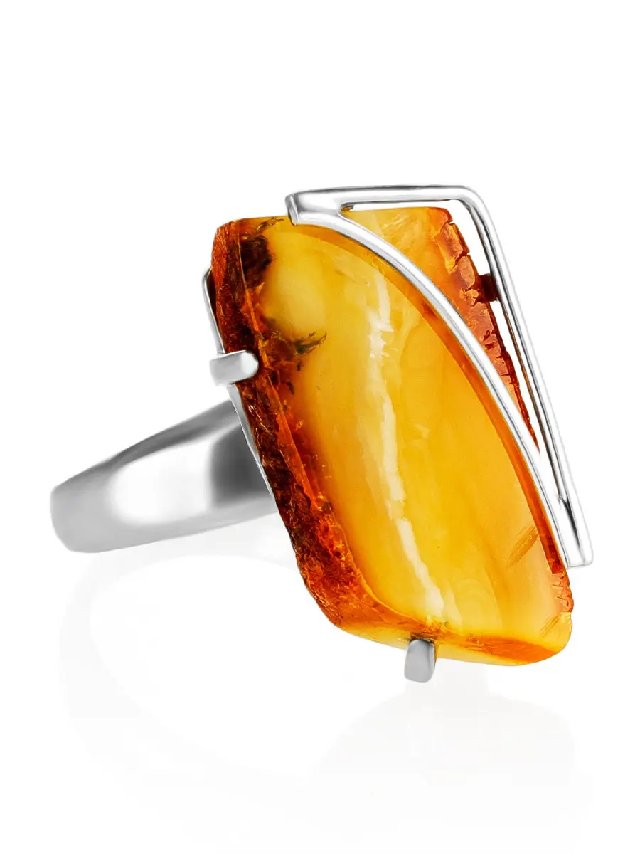 картинка Эффектное кольцо из серебра с текстурным янтарём в онлайн магазине