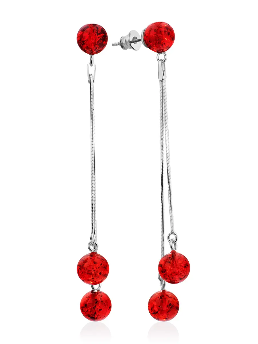 картинка Яркие серьги-гвоздики из янтаря алого оттенка «Рябина» в онлайн магазине