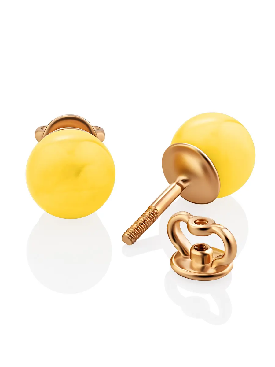 картинка Круглые серьги-пусеты из золота и натурального балтийского медового янтаря «Ягодка» в онлайн магазине