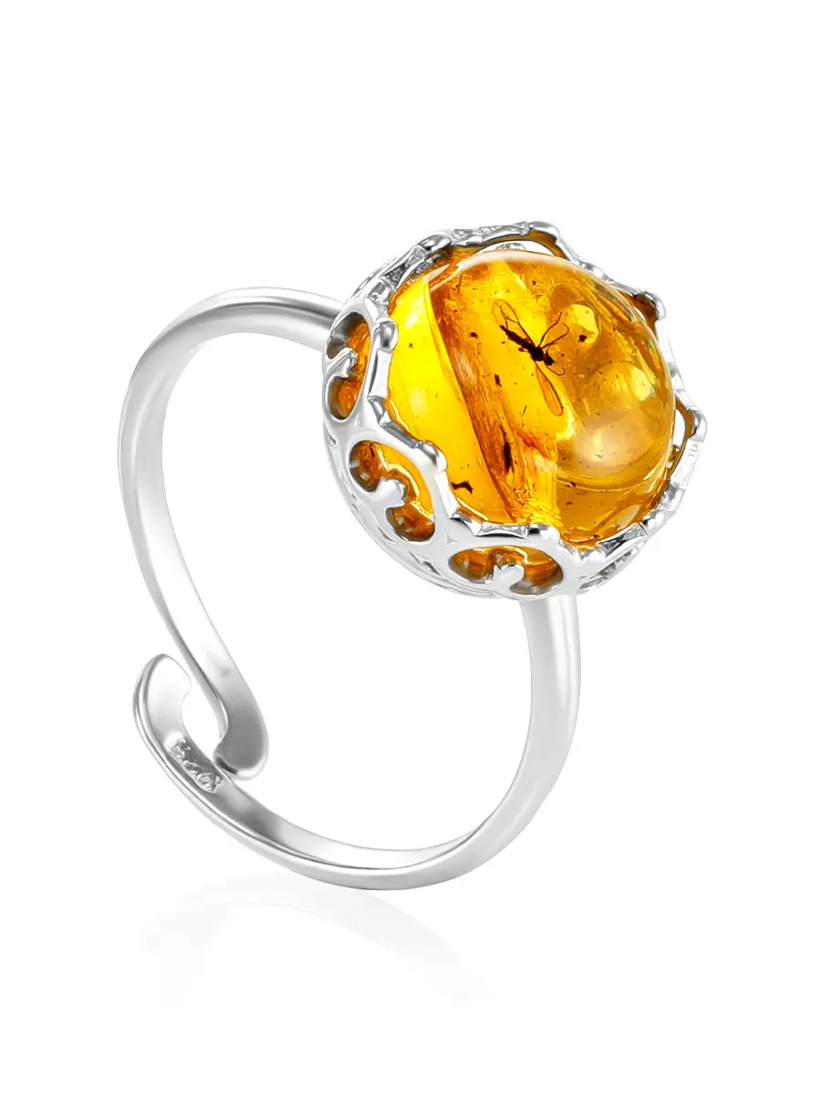 картинка Серебряное кольцо, украшенное янтарём с включением мушки «Клио» в онлайн магазине