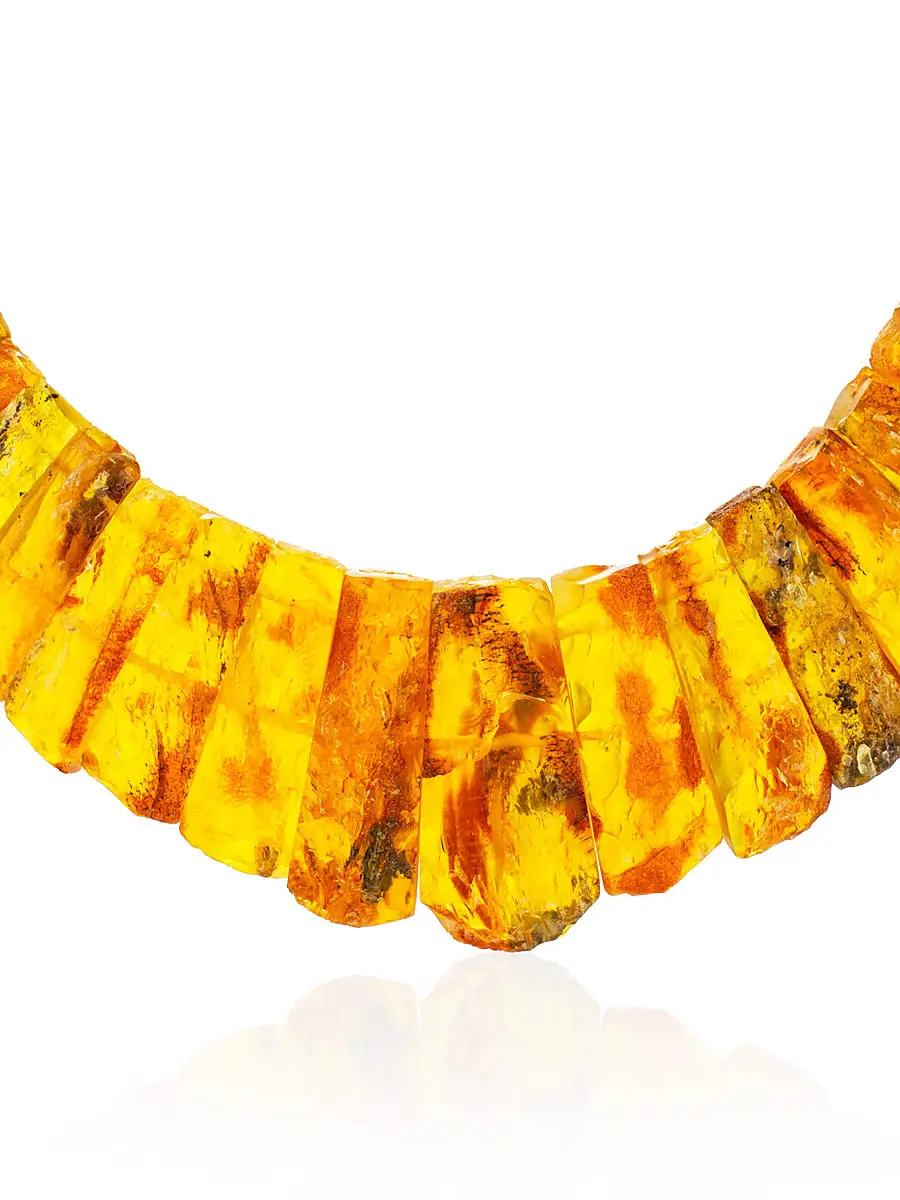 картинка Колье из цельных крупных кусочков янтаря с нешлифованной поверхностью «Помпеи» в онлайн магазине