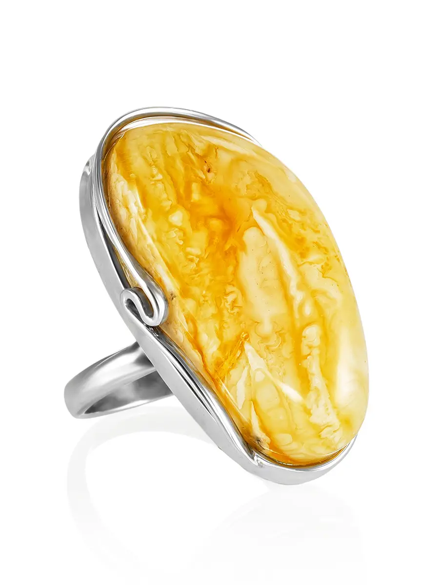 картинка Крупное серебряное кольцо «Лагуна» со вставкой балтийского пейзажного янтаря в онлайн магазине