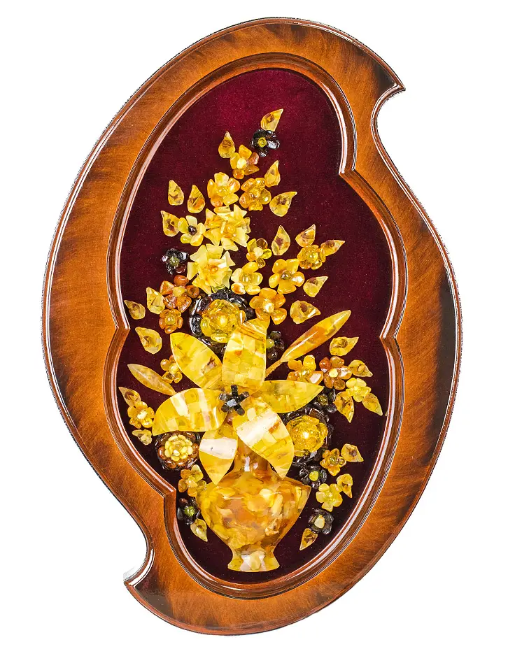 картинка Красивое декоративное панно из янтаря на бордовом бархате «Ваза с лилией» 46 х 31 см в онлайн магазине