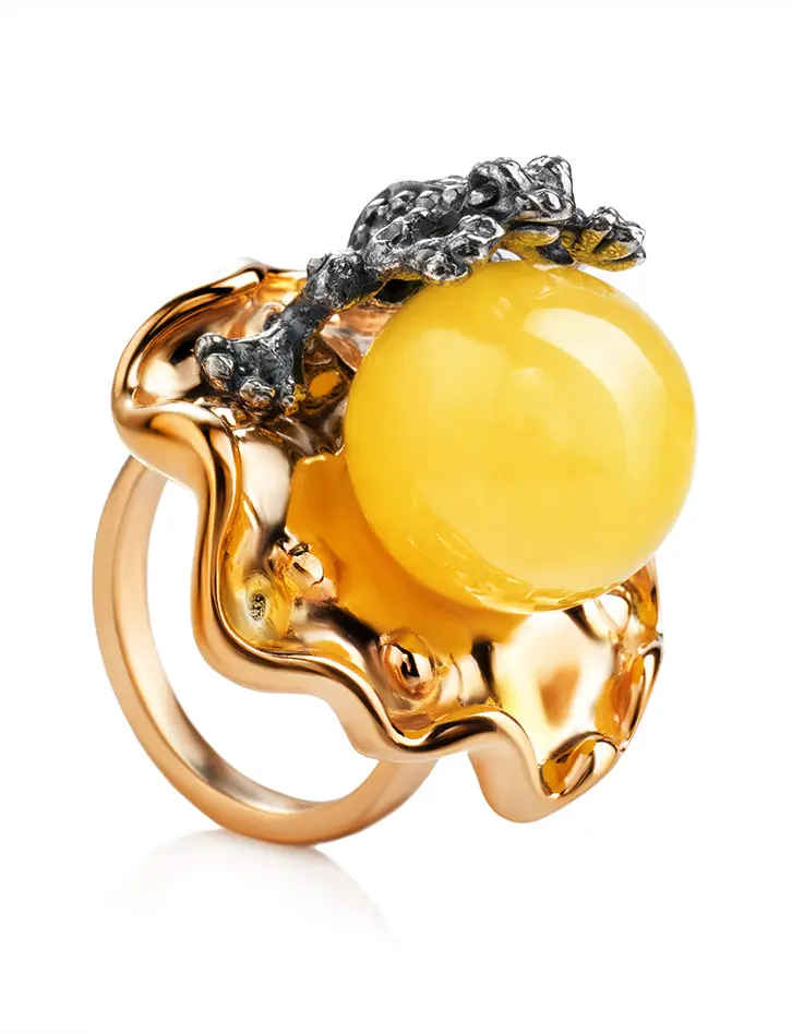 картинка Необычное коктейльное кольцо с медовым янтарём «Василиса» в онлайн магазине