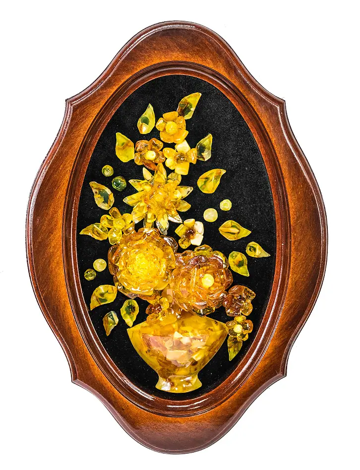 картинка Эффектное декоративное панно небольшого размера из натурального янтаря «Ваза с цветами» 31 х 22 см в онлайн магазине