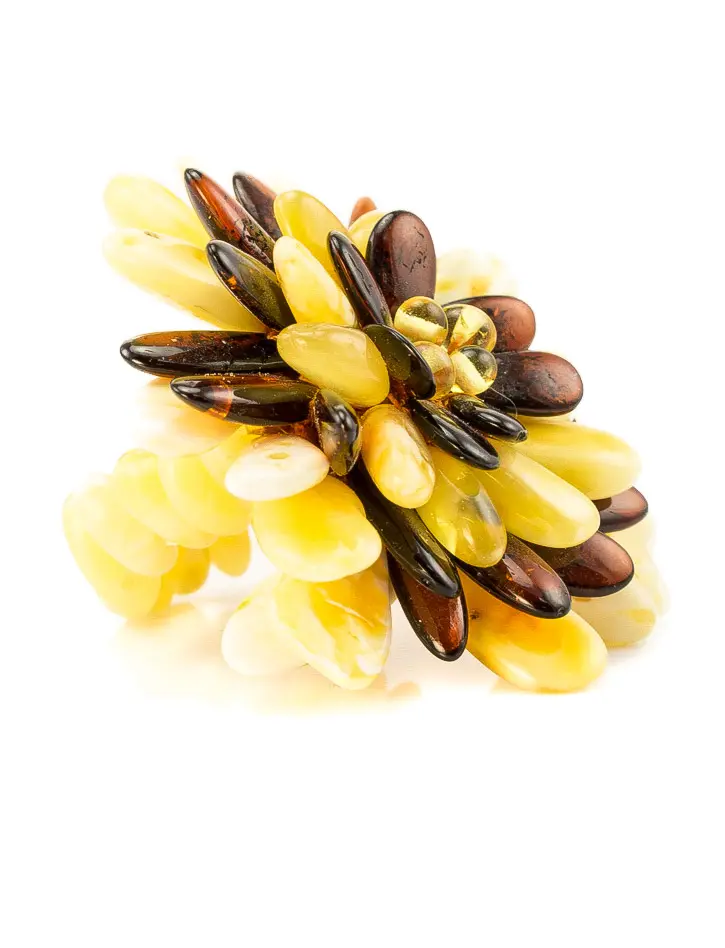 картинка Крупное плетёное кольцо «Янтарный цветок» из белого, медового и вишнёвого янтаря в онлайн магазине