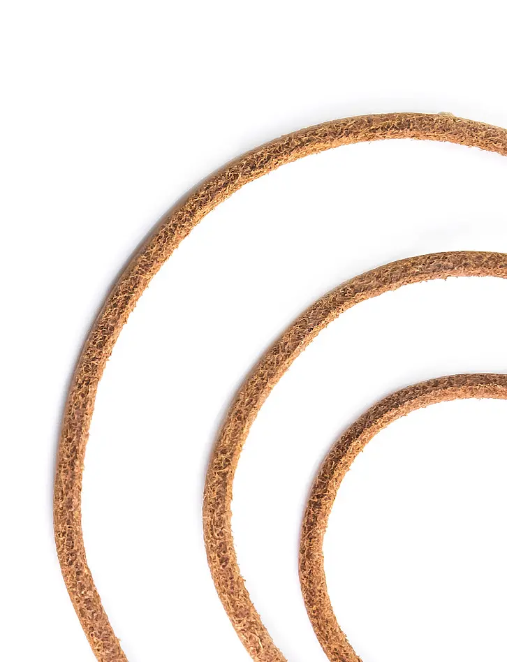картинка Широкий шнурок для подвесок из натуральной кожи в онлайн магазине