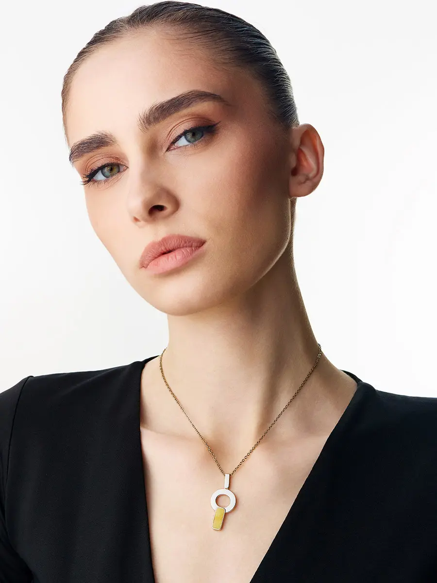 картинка Оригинальная подвеска с медовым янтарём London в онлайн магазине