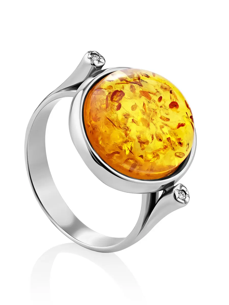картинка Элегантное кольцо «Фемида» с янтарём и фианитами в онлайн магазине