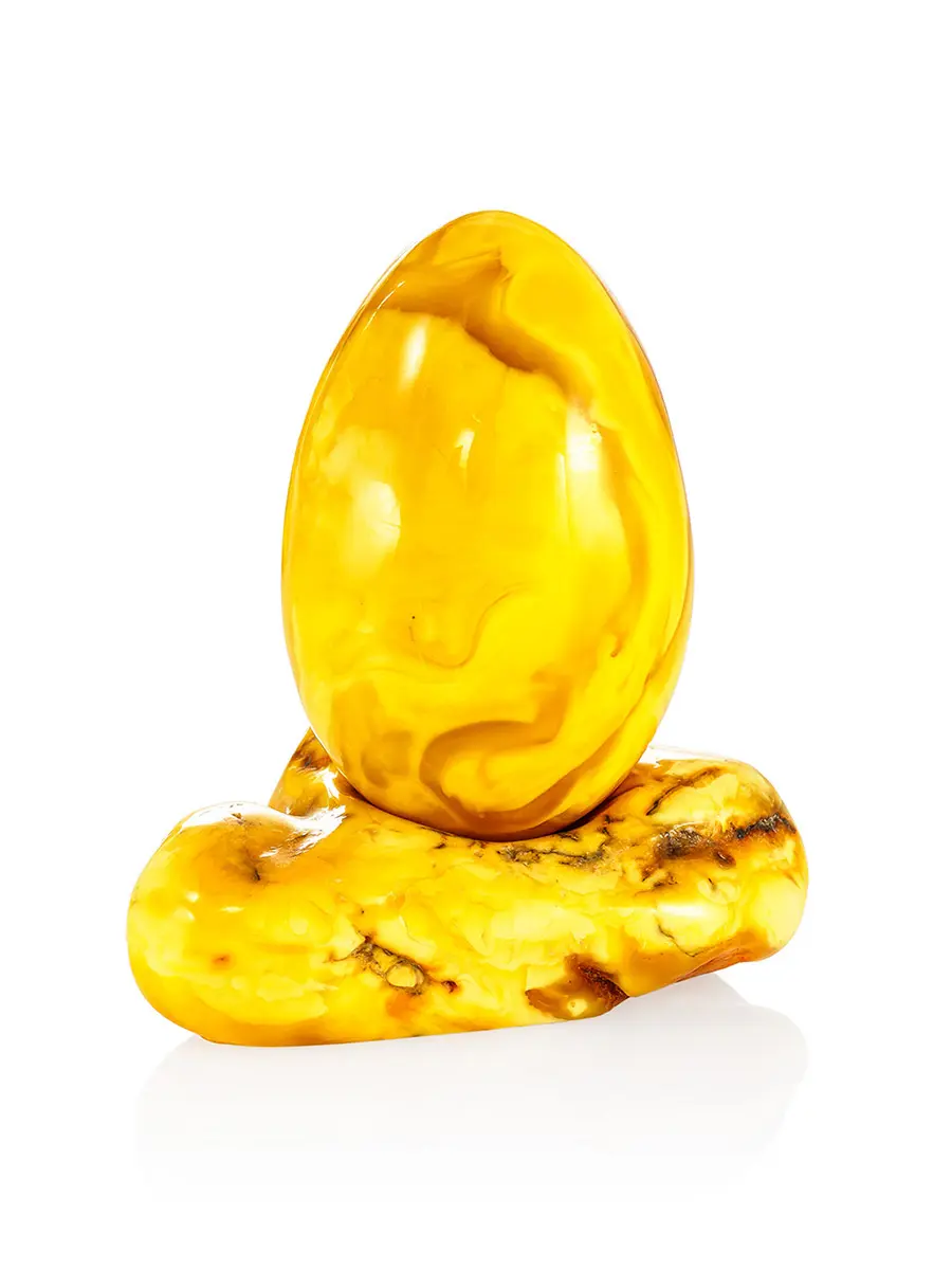 картинка Пасхальный сувенир: крупное текстурное янтарное яйцо на подставке в онлайн магазине