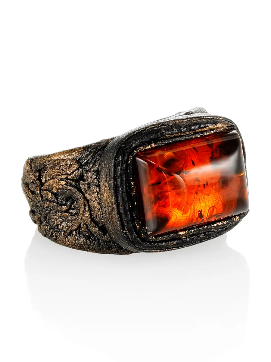 картинка Эффектное кольцо из кожи и натурального янтаря «Нефертити» в онлайн магазине