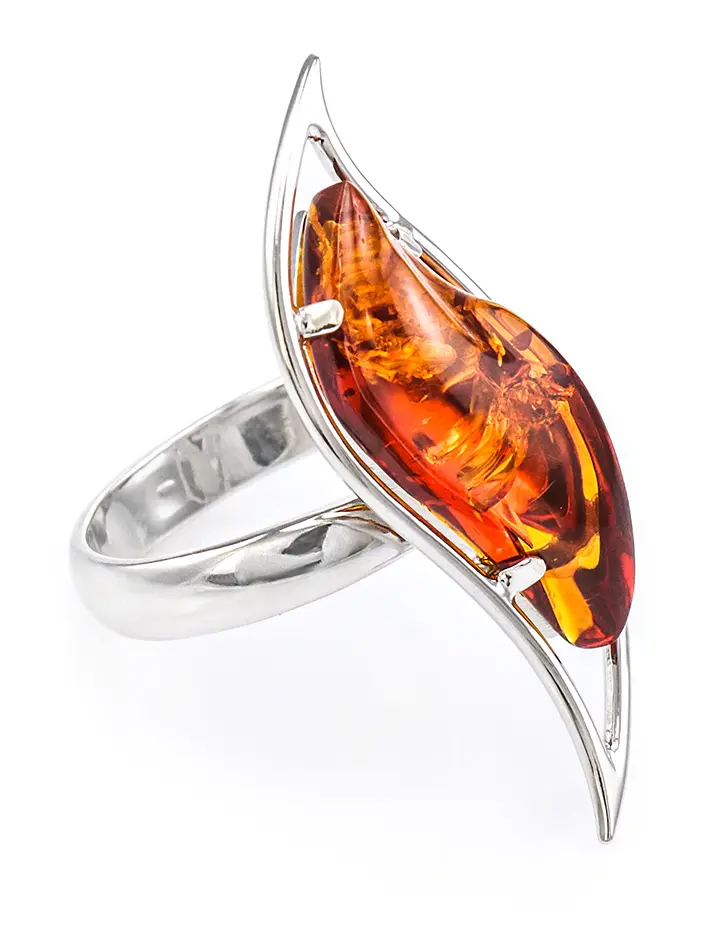 картинка Нарядное изящное кольцо из серебра и балтийского янтаря коньячного цвета «Палладио» в онлайн магазине