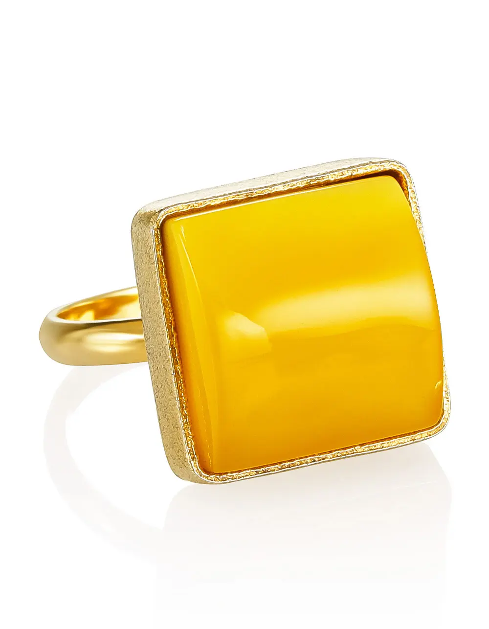картинка Красивое яркое кольцо «Квадрат» с медовым янтарём в онлайн магазине
