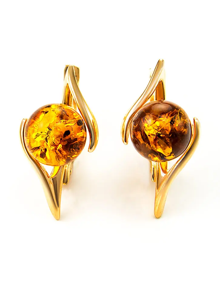 картинка Небольшие серьги «Альдебаран» из золота с натуральным коньячным янтарём в онлайн магазине