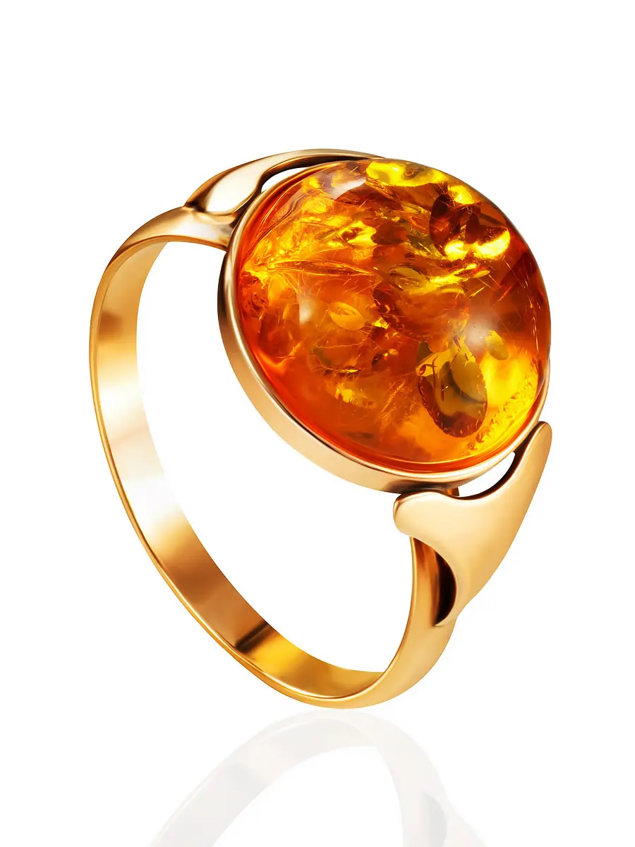 картинка Яркое кольцо из искрящегося золотистого янтаря в оправе с позолотой «Сорбонна» в онлайн магазине