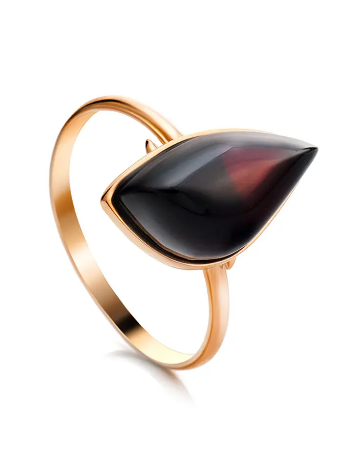 картинка Нежное кольцо из золота с небольшой вставкой вишнёвого янтаря «Лагуна» в онлайн магазине