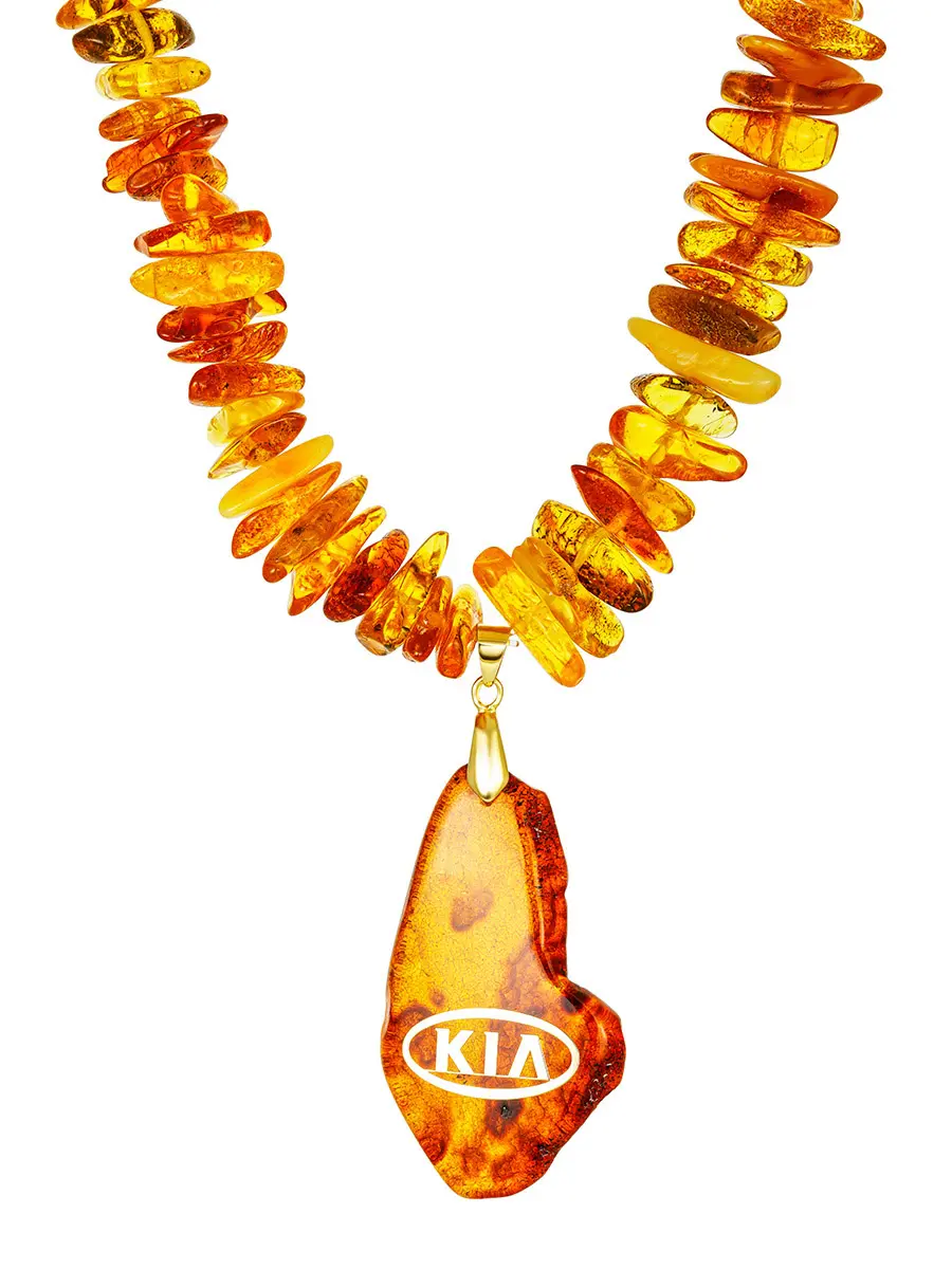 картинка Брелок-подвеска для автомобильного зеркала с логотипом «Киа» из натурального янтаря в онлайн магазине