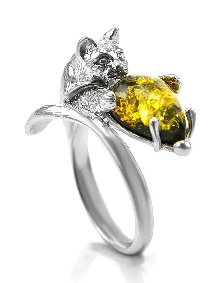 картинка Оригинальное кольцо из серебра со вставкой зелёного янтаря «Кошки-мышки» в онлайн магазине