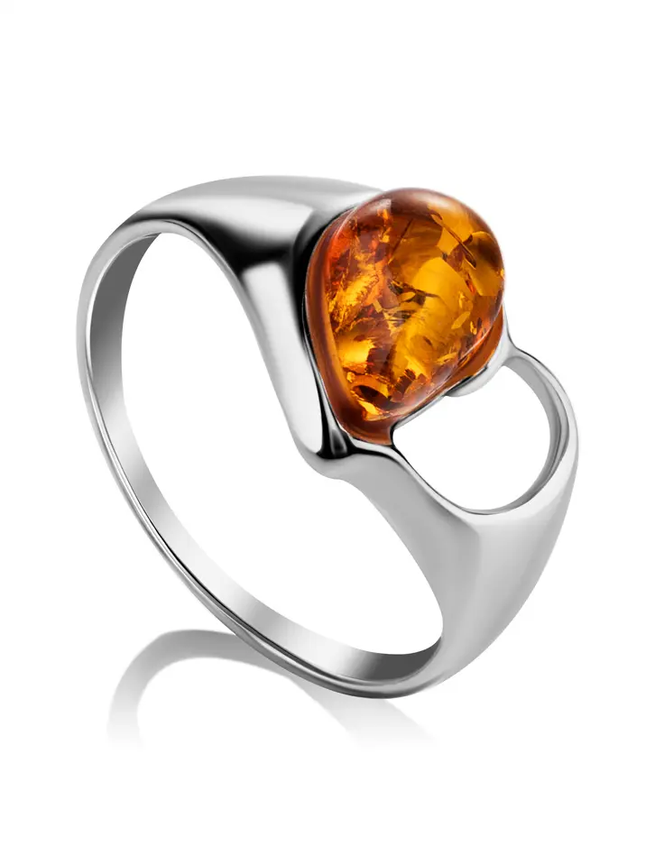 картинка Красивое кольцо «Эвридика» из серебра и коньячного янтаря в онлайн магазине