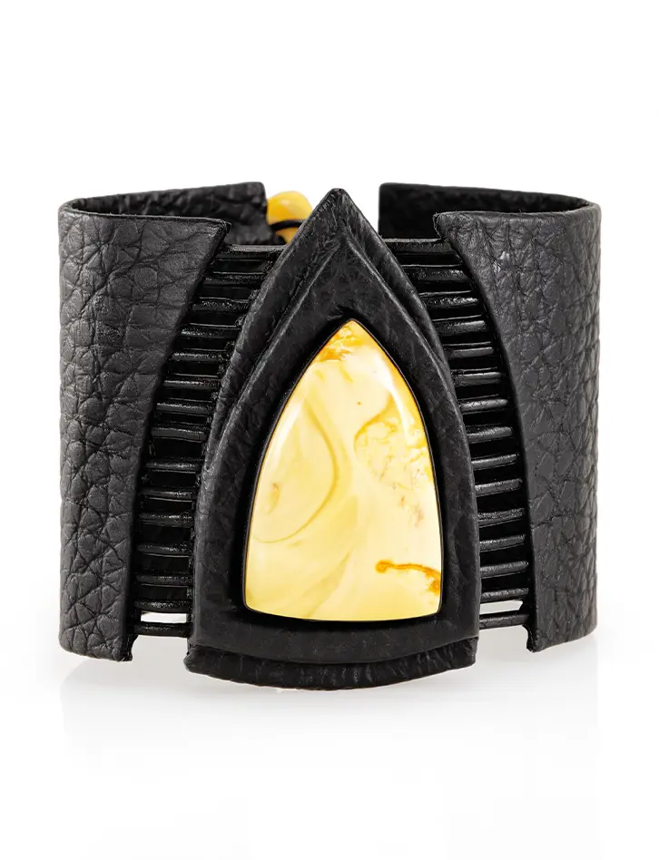 картинка Эффектный браслет из кожи с натуральным балтийским янтарём медового цвета «Амазонка» в онлайн магазине