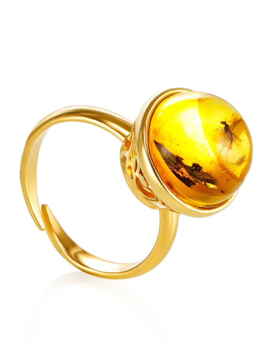 картинка Ажурное позолоченное кольцо с янтарём с включением насекомого «Клио» в онлайн магазине