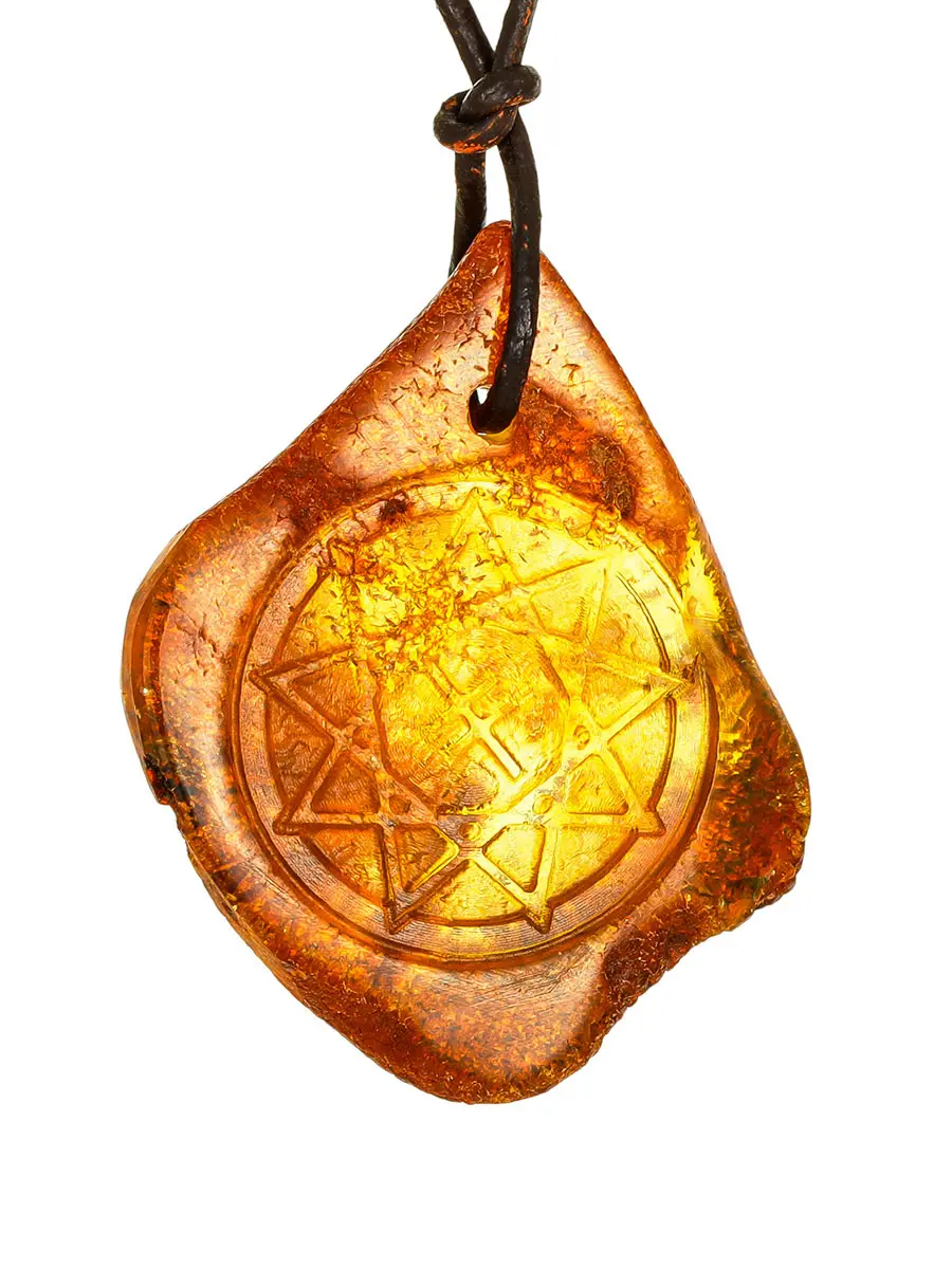 картинка Славянский резной оберег из натурального янтаря  «Чертог Лисы» в онлайн магазине