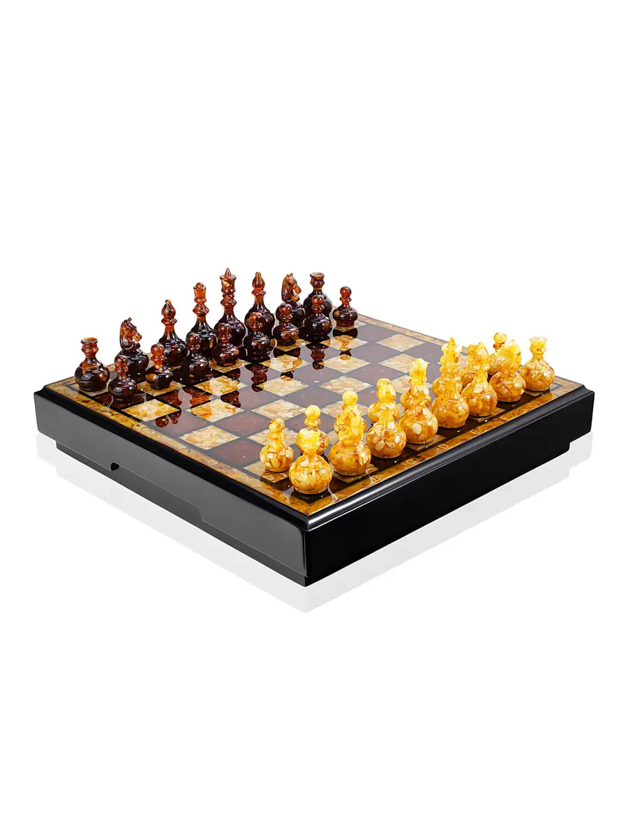 картинка Комплект для игры в шахматы и шашки: шкатулка и фигурки с янтарём в онлайн магазине