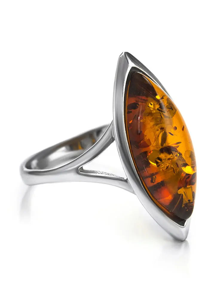 картинка Классическое кольцо «Амарант крупный» из серебра и натурального янтаря в онлайн магазине