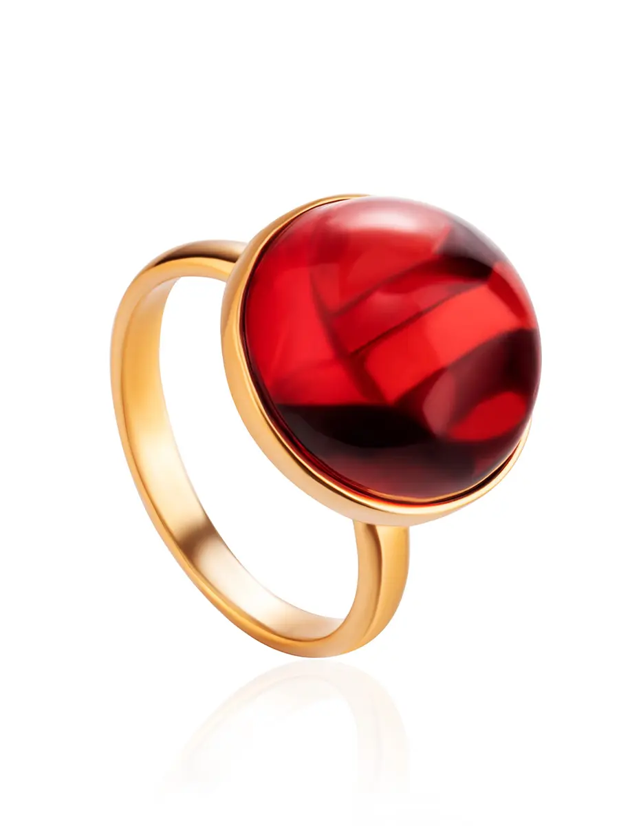 картинка Позолоченное кольцо «Сорбонна» с ярко-красным янтарём в онлайн магазине
