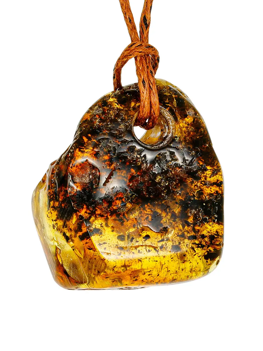 картинка Подвеска из натурального цельного янтаря природной формы в онлайн магазине