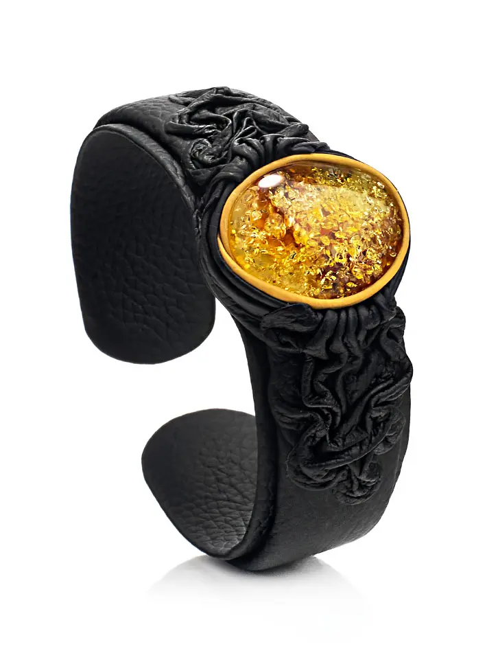 картинка Чёрный кожаный браслет «Амазонка», украшенный вставкой из искрящегося лимонного янтаря в онлайн магазине