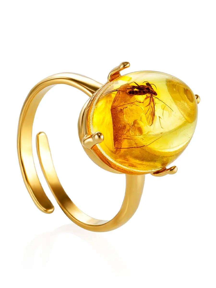 картинка Изысканное кольцо из золочённого серебра и янтаря с инклюзом «Клио» в онлайн магазине