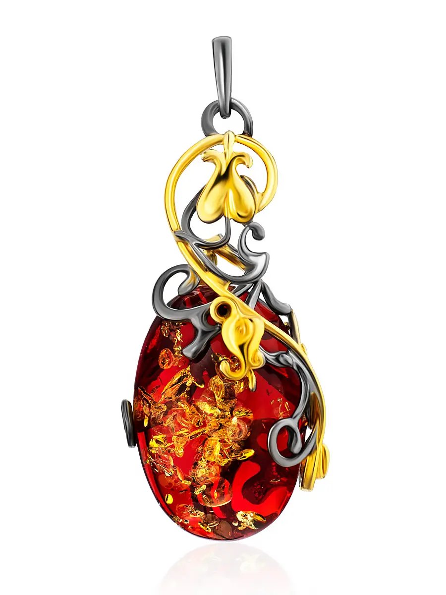 картинка Нарядный кулон из ярко-красного янтаря в позолоченном серебре «Версаль» в онлайн магазине