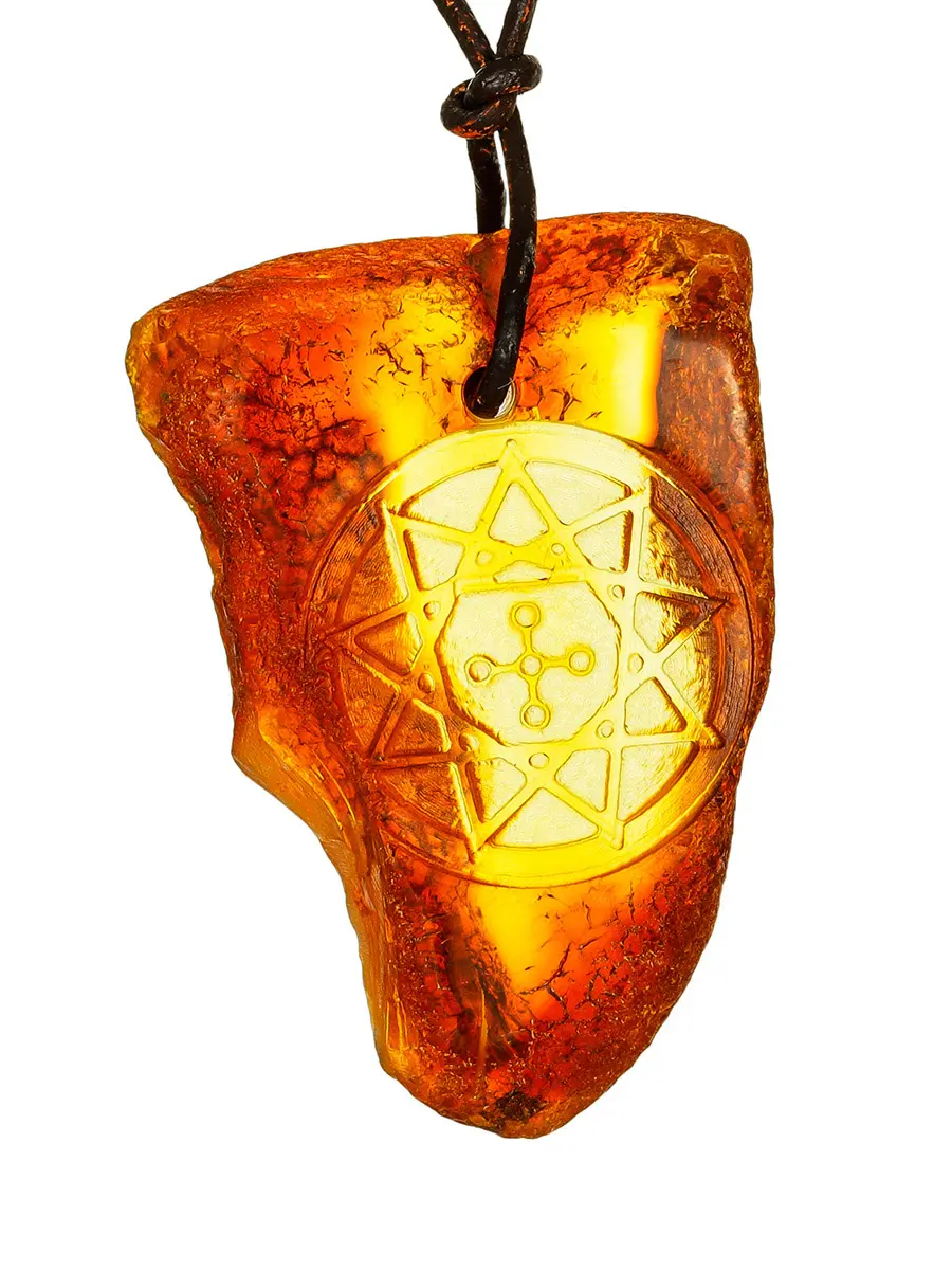 картинка Янтарная подвеска-талисман с резьбой «Чертог Змея» в онлайн магазине