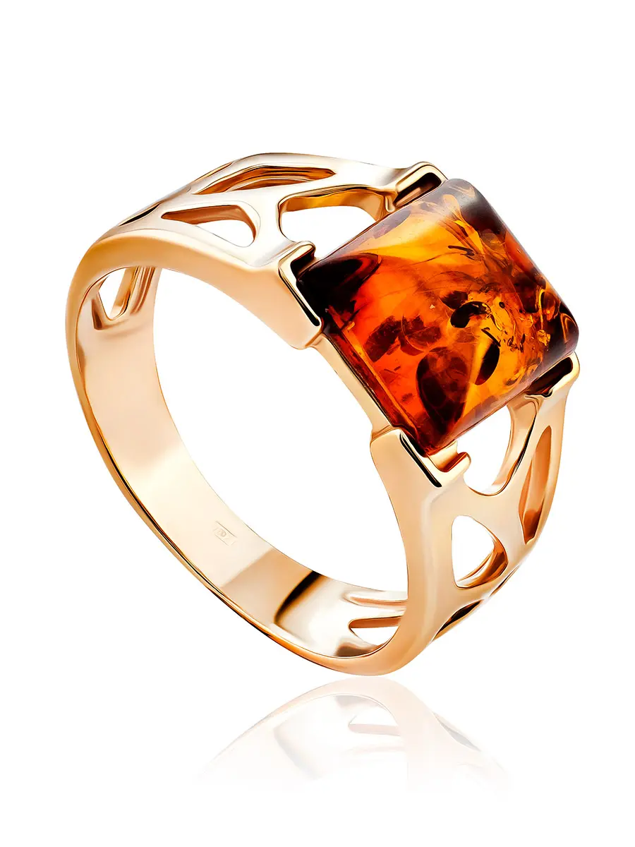 картинка Эффектный перстень из золочёного серебра с натуральным янтарём «Артемида» в онлайн магазине