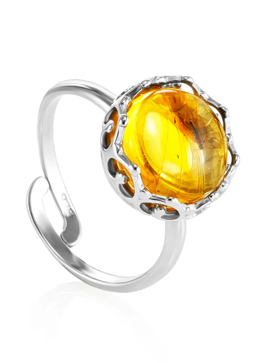 картинка Нежное кольцо из серебра и янтаря с инклюзом «Клио» в онлайн магазине