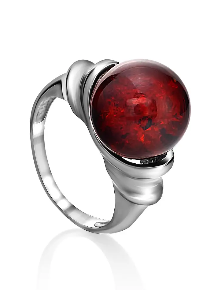 картинка Кольцо из серебра со вставкой из натурального вишнёвого янтаря «Юпитер» в онлайн магазине