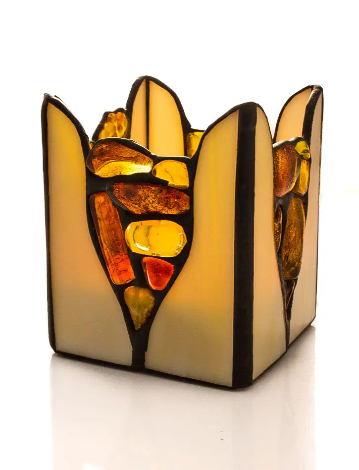картинка Подсвечник из молочного стекла «Витраж», украшенный цельными кусочками прозрачного янтаря в онлайн магазине