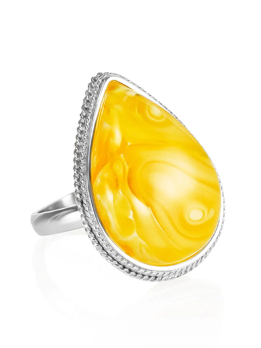 картинка Серебряное кольцо «Глянец» со вставкой из медового янтаря в форме капли в онлайн магазине