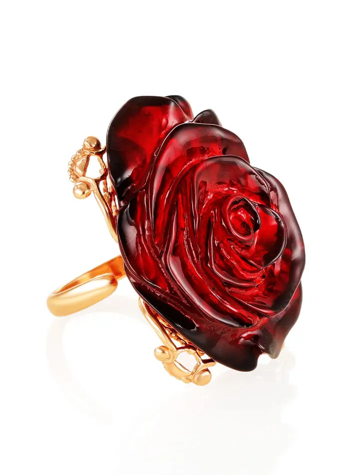 картинка Роскошное кольцо из натурального красного янтаря в позолоченном серебре «Версаль» в онлайн магазине