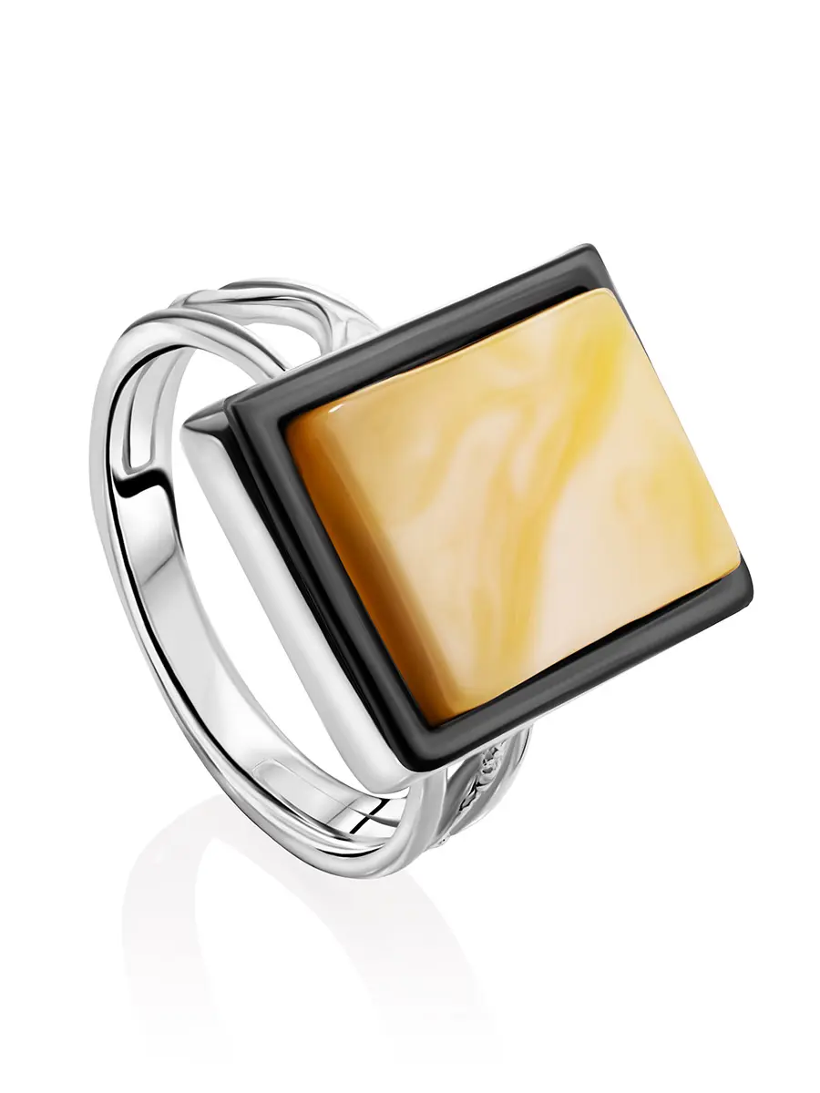 картинка Лаконичное кольцо «Модерн» из серебра и натурального янтаря в онлайн магазине