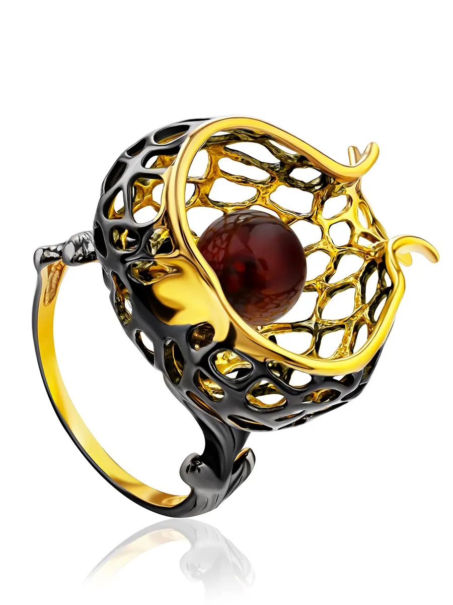 картинка Оригинальное кольцо, украшенное натуральным тёмно-коньячным янтарём «Физалис» в онлайн магазине