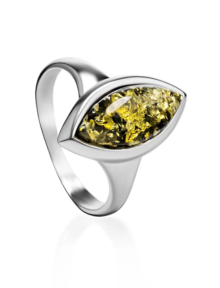 картинка Изящное серебряное кольцо с ромбовидной вставкой из натурального сверкающего зеленого янтаря «Амарант» в онлайн магазине