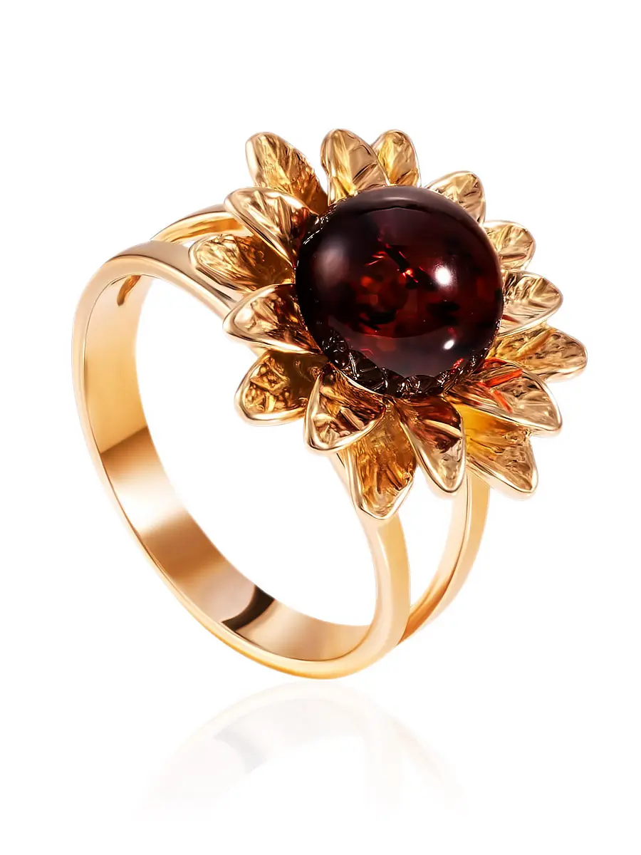 картинка Нарядное кольцо в цветочном дизайне, украшенное вишнёвым янтарём «Астра» в онлайн магазине
