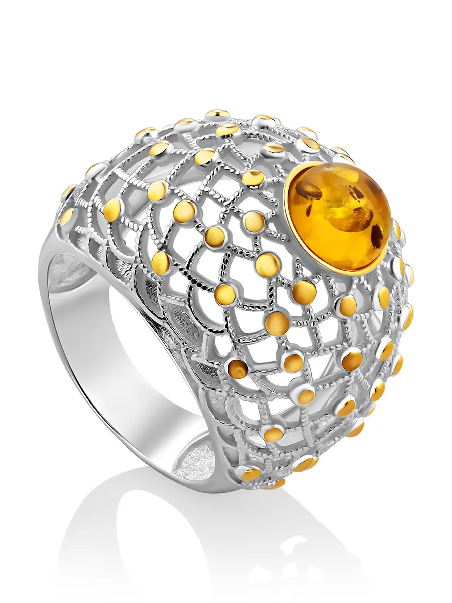 картинка Эффектное объёмное кольцо «Паутинка» из серебра и натурального янтаря в онлайн магазине