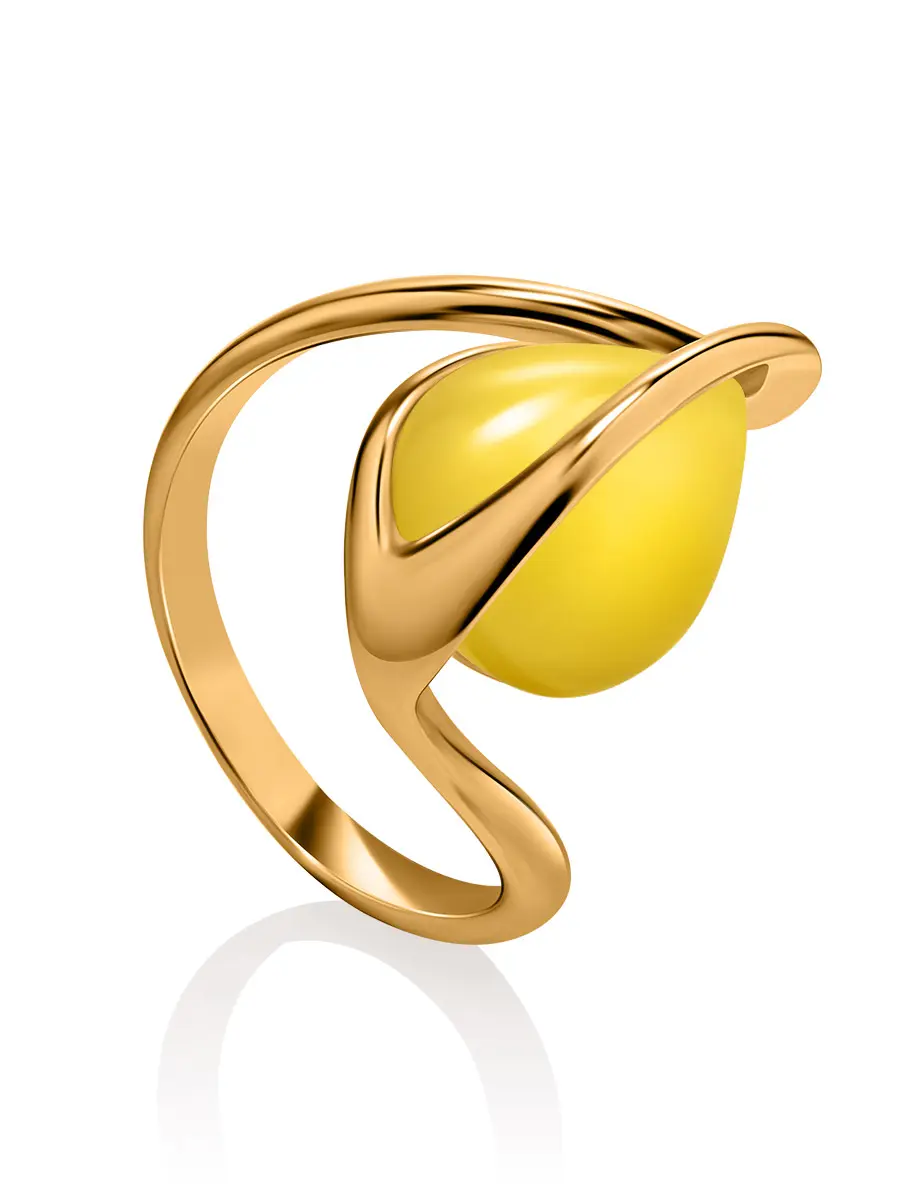 картинка Красивое кольцо из позолоченного серебра и янтаря медового цвета «Голконда» в онлайн магазине