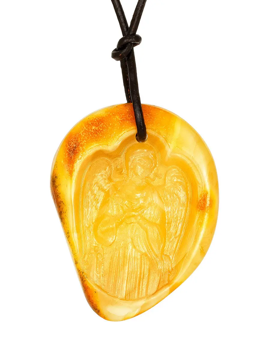 картинка Подвеска из цельного янтаря медового цвета, украшенная резьбой «Ангел-Хранитель» в онлайн магазине