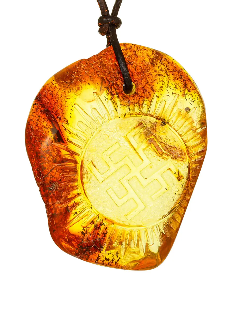 картинка Кулон из натурального цельного янтаря с резьбой «Цветок Папоротника» в онлайн магазине